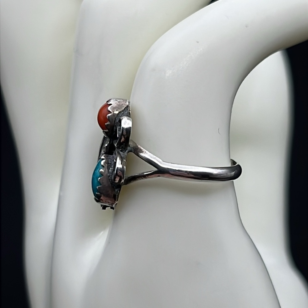 Native American Coral, Turquoise and Sterling Silver split shank ring size 5.5 - Picture 3 of 9
